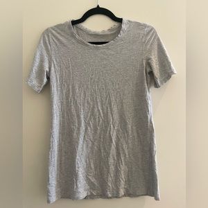 LuluLemon grey t shirt size 6 (no tag)